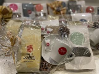 I když je neděle, chystáme, balíme, odesíláme, co nám síly stačí, abychom do Vánoc stihli splnit vše, co si od nás...